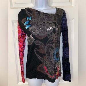 Women’s rare Desiguel multi-pattern Dream L/S knit top. Like new.